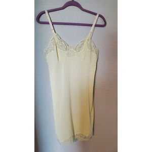 Gossard Artemis Pastel Yellow Vintage 60's Full Slip Dress Sz 36